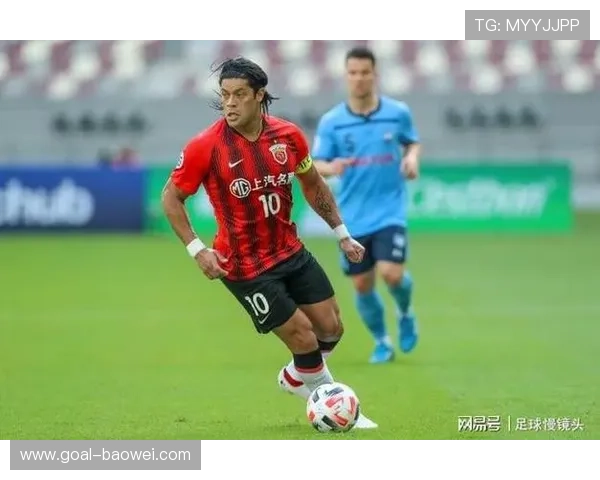 足球球星女博主涉嫌违法行为被警方当场抓获引发热议